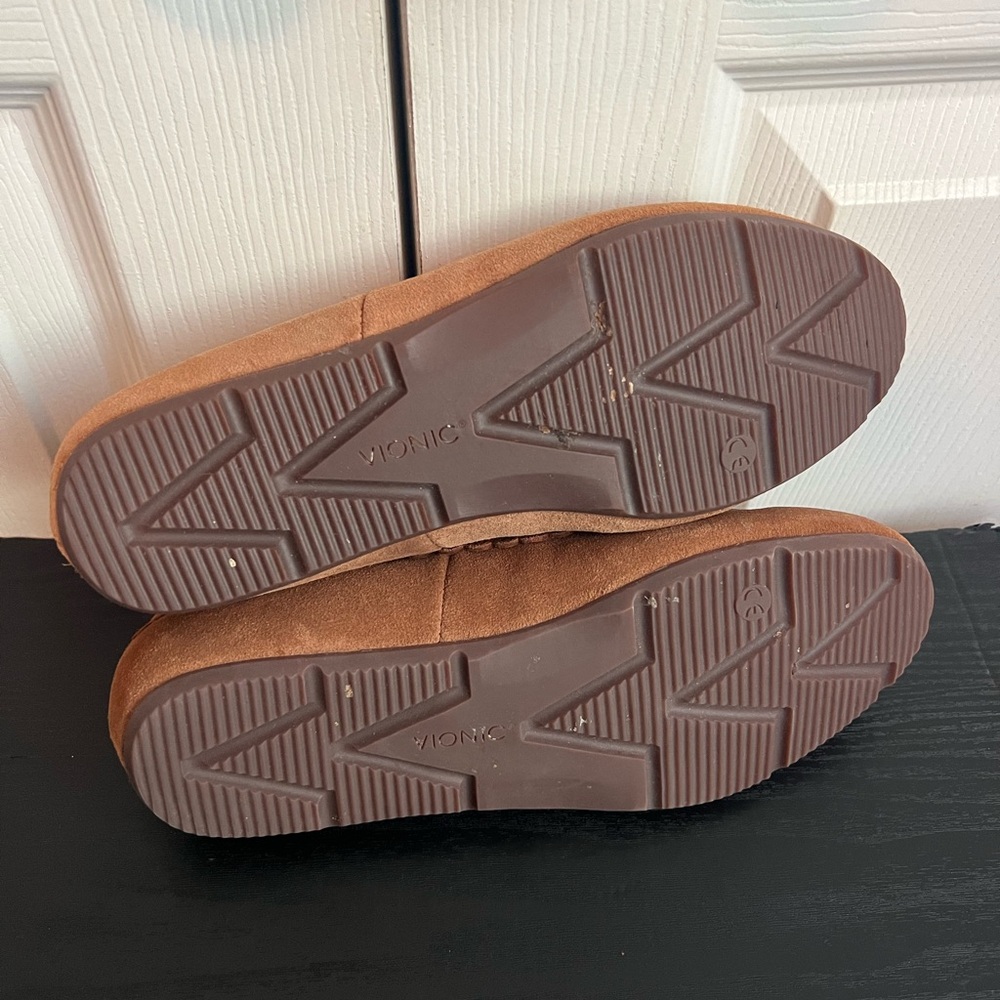 Vionic McKenzie moccasin style shoes - Picture 7 of 10